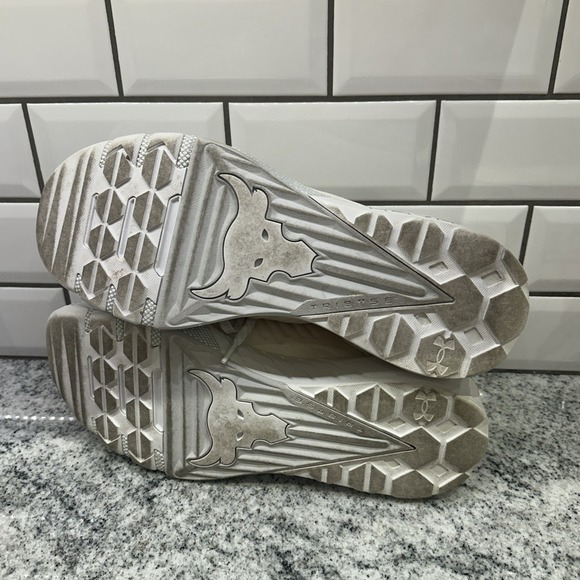 Under Armour HOVR Men's 13 Training Shoe White Running Sneaker Blood Sweat Respe - Picture 7 of 10